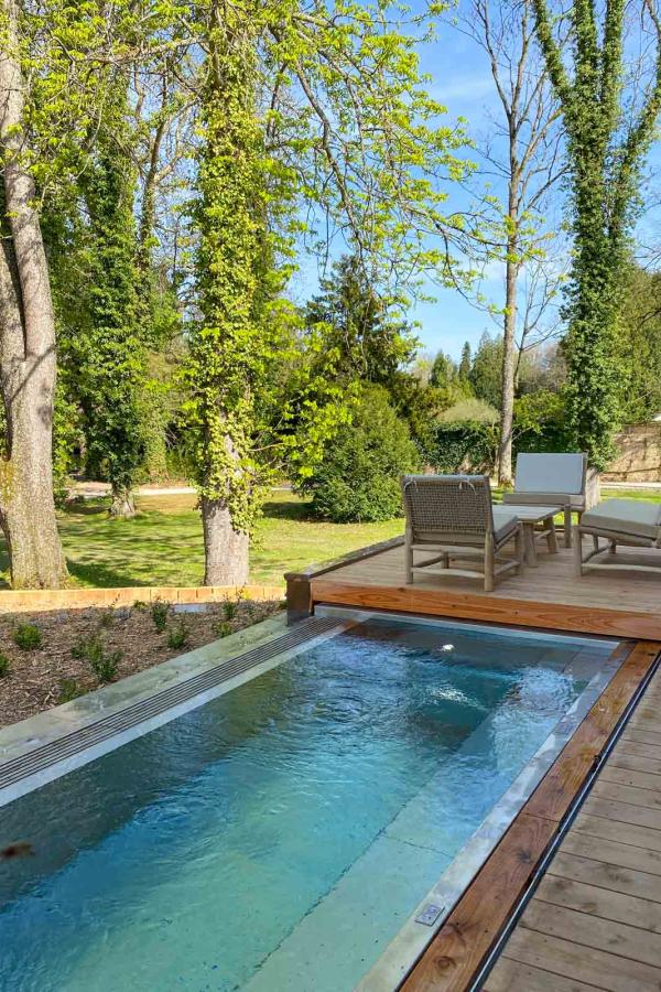 Piscine © Mireille Gignoux Piscine © Mireille Gignoux